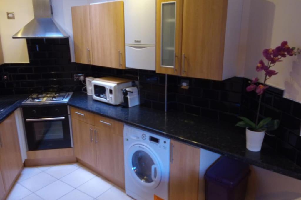 Must See, Quality 1 Bed, Romford, 20 Mins C.London Luaran gambar