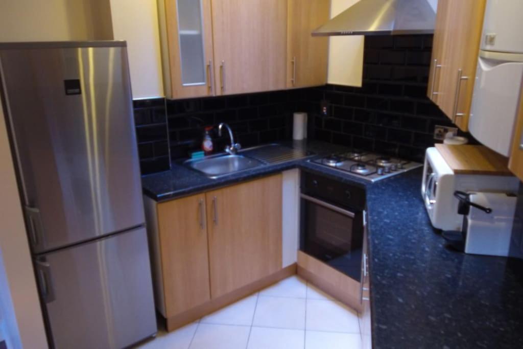 Must See, Quality 1 Bed, Romford, 20 Mins C.London Luaran gambar